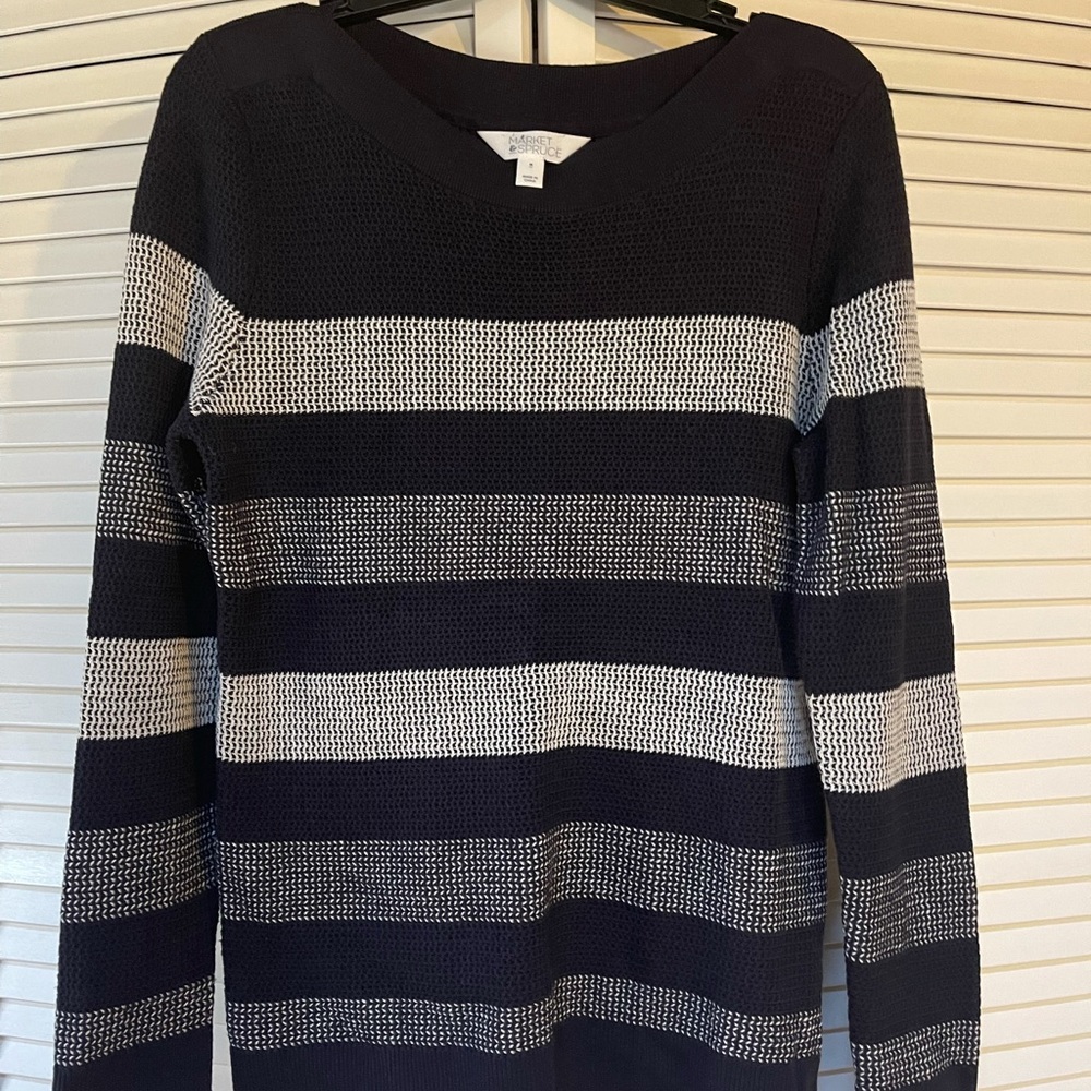 Market & Spruce Navy Striped Sweater